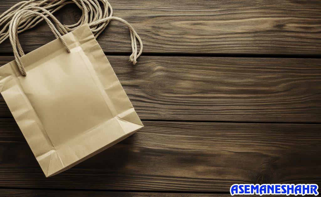 پاکت کادویی کرافت با دسته محکم روی میز چوبی | انتخابی ایده‌آل برای هدیه‌ های خاص و مدرن.