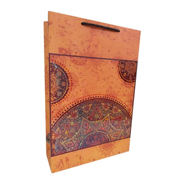 ساک دستی نارنجی با طرح هندسی و نقوش سنتی چشم‌نواز.