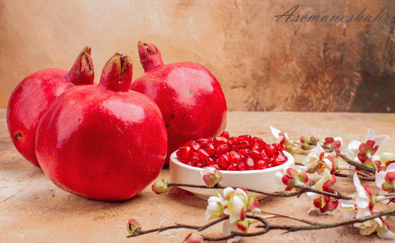 انار شب یلدا | ترکیب زیبای سنتی ایرانی با گل های زمستانی.