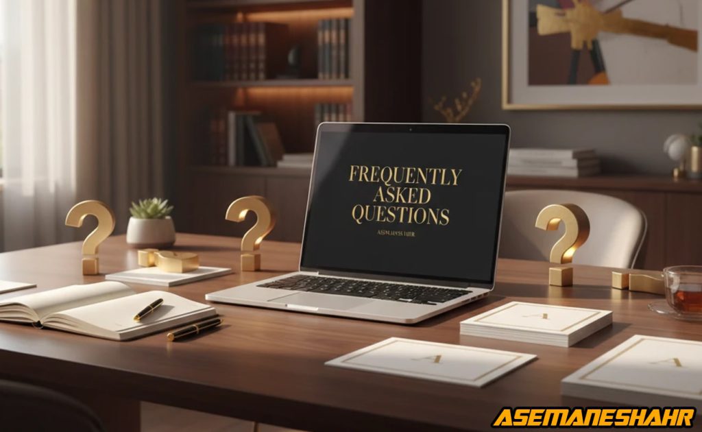 لپ تاپ باز با عنوان پرسش های متداول، میان علامت های سؤال طلایی روی میز کار چوبی روشن، نماد پاسخ گویی لوکس آسمان شهر.